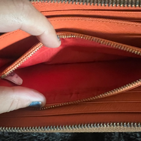 Mcm crossbody and wallet combo in pristine condition no callouts!!!!! - Picture 10 of 16